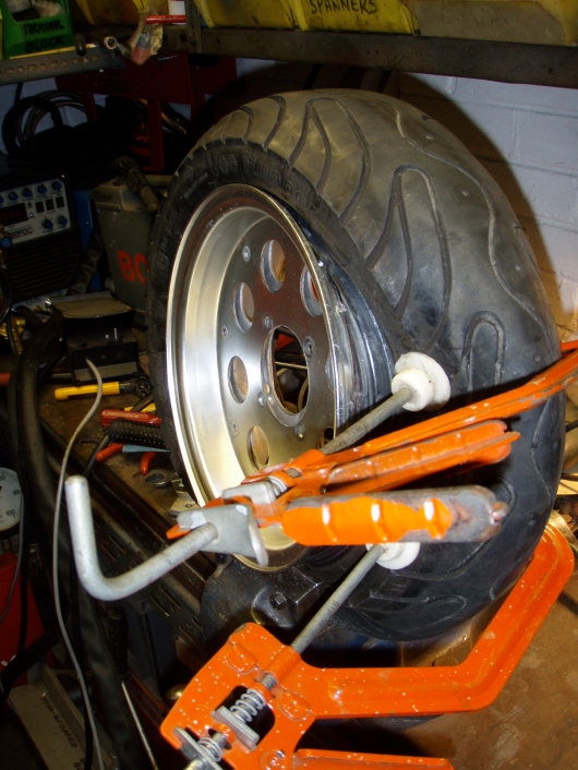 tyre clamp